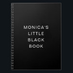 Modern minimalist namn lilla svarta anteckningsbok<br><div class="desc">Skapa din egen "lilla svarta bok" till bruden.
Om du behöver mer utrymme för brudens namn kan du ändra teckensnittsstil eller storlek.
Denna version är skapad genom att skriva med versaler.
Modern minimalistisk present till bruden på hennes möhippa.</div>