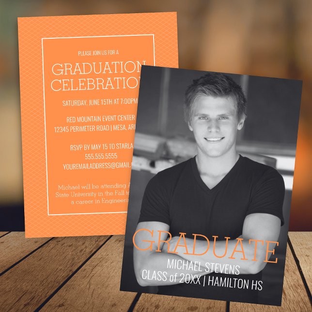 Modern minimalist orange Art Deco-examen Meddelande (Modern Orange Art Deco Graduation Announcement Invitation for Grad Party or Open House)