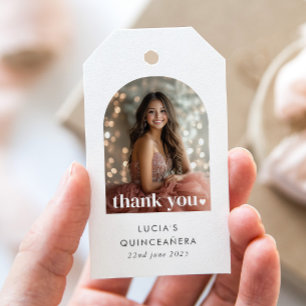 Modern minimalist Quinceañera välvd fotofavorit Presentetikett