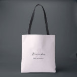 Modern minimalist  Rosa Monogram Bridesmaid Tygkasse<br><div class="desc">Perfektens elegant för en brud frieri eller bachelorette! En enkel anpassningsbar i monogram med en modern,  minimalistisk,  handskriven manustypografi i svart på elegantens  rosa. Anpassa det söt monogrammet i rosa färg för att förbättra designens elegans.</div>