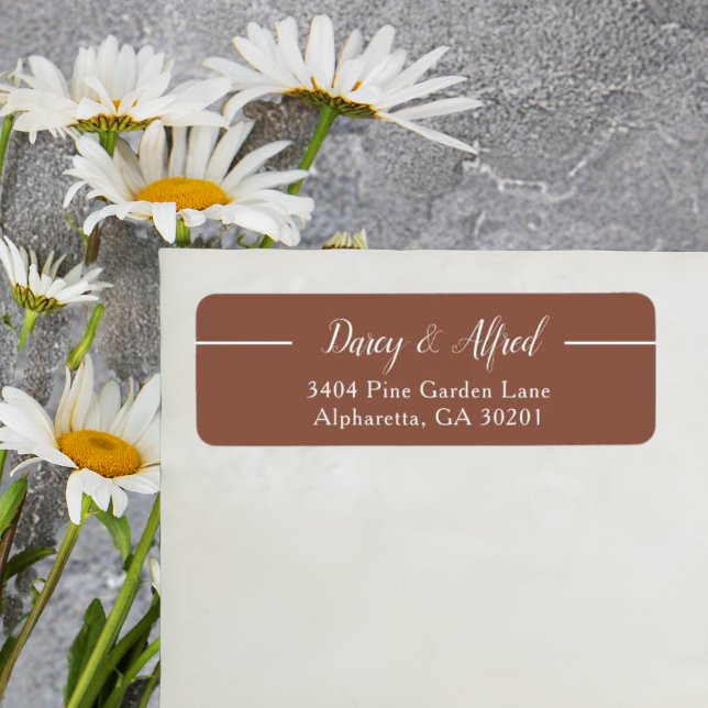 Modern Minimalistisk Anpassad Bröllops Returadress Etikett (Modern minimalist return address labels add a sleek personalized touch to wedding mail.)