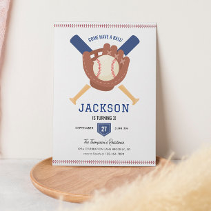 Modern, minimalistisk baseball Batter upp födelsed Inbjudningar