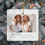 Modern, minimalistisk, bästa vänner, BFF-foto Julgransprydnad Keramik<br><div class="desc">Design består av roligt och lekfull typografi med sans serif- och serif-teckensnitt. Lägg till ett anpassningsbar-foto.</div>