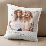 Modern, minimalistisk, bästa vänner, BFF-foto Kudde<br><div class="desc">Design består av roligt och lekfull typografi med sans serif- och serif-teckensnitt. Lägg till ett anpassningsbar-foto.</div>