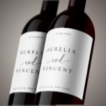 Modern minimalistisk Bröllop Vinflaska Etikett<br><div class="desc">Modern minimalistisk märkning,  bröllop flaska. Chicen namnteckning skript "and"-grafisk svart typografi.</div>