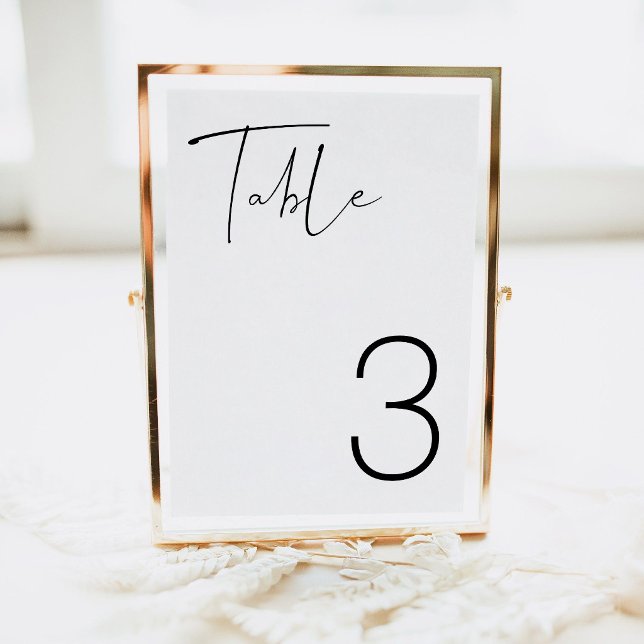 Modern Minimalistisk Bröllopsbord Nummerkort Inbjudningar (Modern Script Black and White Table Number)