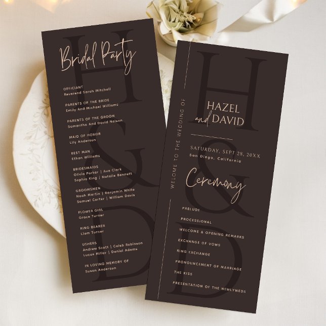 Modern Minimalistisk Brun Monogram Bröllop Program (Modern minimalist brown monogram wedding program adds a warm, elegant touch to your ceremony.)