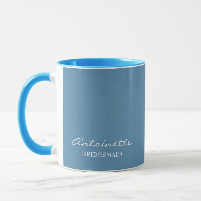 Modern minimalistisk Dusty Blue Bridesmaid-skript Mugg (Vänster)