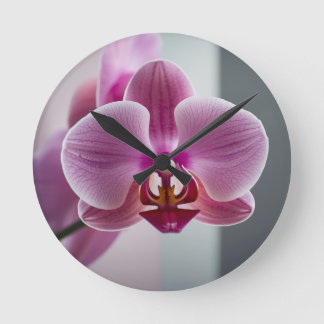 Modern minimalistisk elegant rund klocka