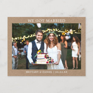 Modern minimalistisk enkel Vi Har Married Kraft Vykort