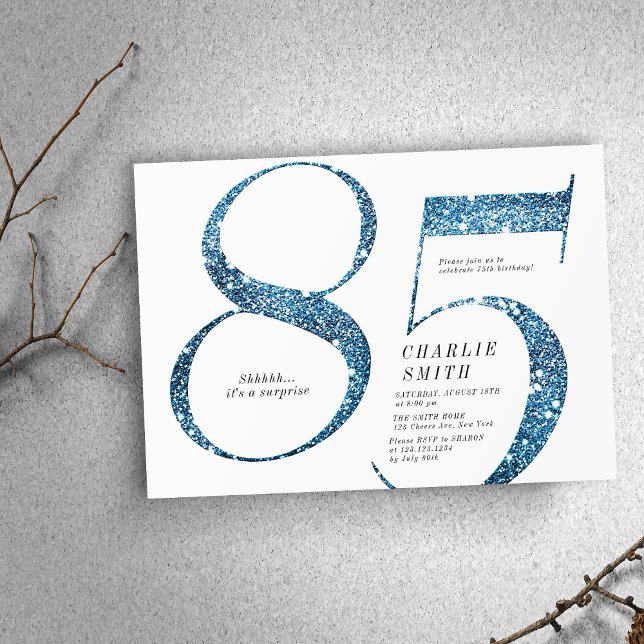 Modern minimalistisk faux blue glitter 85-årsdag inbjudningar (Modern minimalist faux blue glitter 85th birthday invitation)