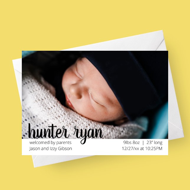 Modern minimalistisk födelseattentat meddelande (Modern Minimalist White Stripe Photo Birth Announcement)