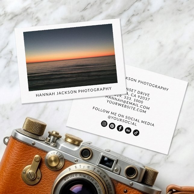 Modern Minimalistisk Fotograf för Sociala Medier  Visitkort (Skapare uppladdad)