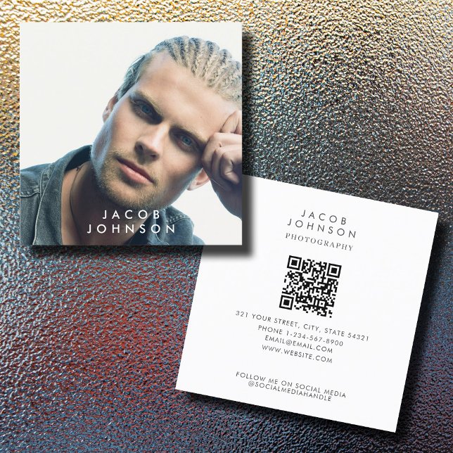 Modern, minimalistisk Fullt, fotot, QR-kod, Social Fyrkantigt Visitkort (Modern Minimalist Full Photo QR Code Social Media Square Business Card)