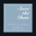 Modern minimalistisk glaciär Blue & White Spara Da Magnet<br><div class="desc">Söt,  modern,  minimalistisk,  trendig Spara datum magneter-design och 2022 färg-paletten har glaciärblå sjö-bakgrund med vit anpassade textblock i modern typsnitt</div>