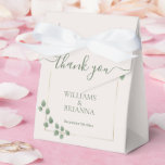 Modern Minimalistisk Grön Geometrisk Bröllop Presentaskar<br><div class="desc">Färska och moderna bröllopspresentlådor med en geometrisk guldbård,  eleganta gröna accenter och ren minimalis design. Anpassa enkelt med era namn,  datum och speciella detaljer. Perfekt för botaniska,  trädgårds- eller utomhusbröllop med en tidlös,  modern stil. En vacker redigerbar mall idealisk för vår- och sommarfiranden.</div>