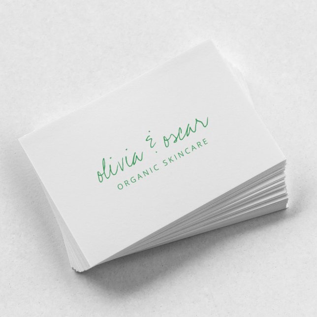 Modern minimalistisk handskriven Grönt av skript K Visitkort (Skapare uppladdad)