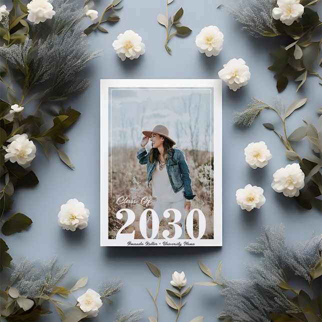 Modern minimalistisk inbjudan till Studenten (Skapare uppladdad)