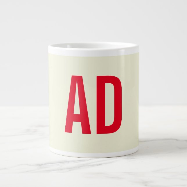 Modern minimalistisk Initialer Red Monogram Beige Jumbo Mugg (Framsidan)