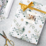 Modern minimalistisk julfoto i Guld Religiösa Fyrkantigt Klistermärke<br><div class="desc">Denna minimalistiska, religiösa julkalender har varit designad för katolska och kristna familjer som vill uttrycka sin tro på ett enkelt och modernt sätt. Den har en neutralt, ett minimalistiskt färg-schema av guld och vitt så att du enkelt kan matcha den med dina familjefotografier. Dekalen har ett foto som du väljer...</div>