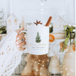 Modern minimalistisk Julgran God jul Kaffemugg<br><div class="desc">Det här är en modern minimalistisk presentmall för helgdag som har en vacker vattenfärg, evergreen träd och ett märkre calligraphy font . Färg i Julgran är inte redigerbart och texten i kalligrafteckensnittet i guld är inte redigerbar (men färg kan ändras!) // För matchande artiklar, gå till "ARDEN"-samlingen i Sincerely By...</div>