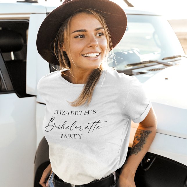 Modern minimalistisk kalligrafi Bläck Bachelorette T Shirt (Customize to change your personalized text size or text style. Many colors of shirts to choose from.)