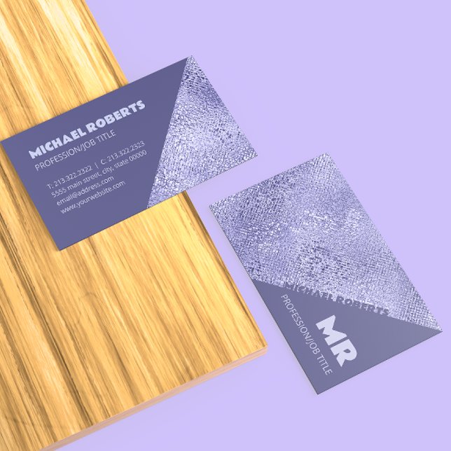 Modern minimalistisk Lila Foil Metallic Typography Visitkort (Skapare uppladdad)