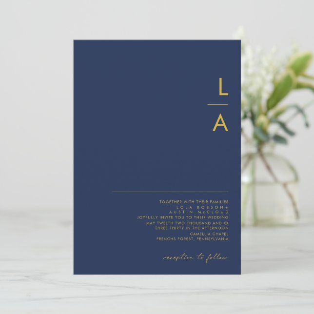 Modern minimalistisk marin blå Guld-monogram Bröll Inbjudningar (Stående Fram)