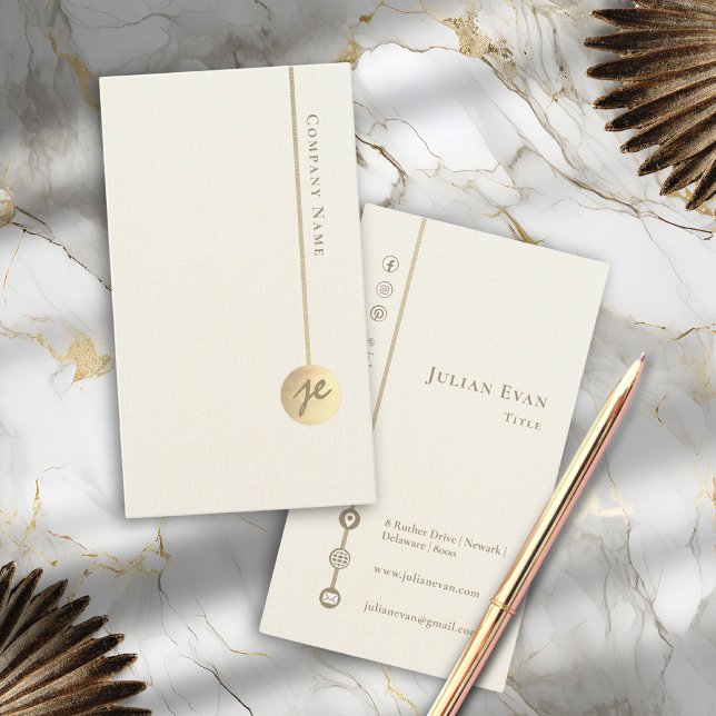 Modern minimalistisk Monogram Faux Linen White & G Visitkort (Modern Minimalist Monogram Faux Linen White & Gold Business Card)