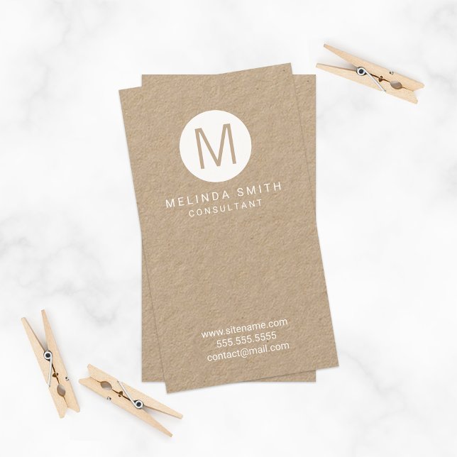Modern minimalistisk Monogram Kraft Papper Visitkort (Skapare uppladdad)