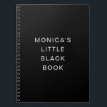 Modern minimalistisk namn liten svart anteckningsbok<br><div class="desc">Skapa din egen "lilla svarta bok" för bruden.
Om du behöver mer utrymme för brudens namn kan du ändra teckensnittsstil eller storlek. 
Denna version är skapad genom att skriva med versaler.
Modern minimalistisk present till bruden på hennes möhippa.</div>