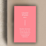 Modern minimalistisk Rosa White Visitkort<br><div class="desc">Modern,  minimalistisk rosa av affärskort/vitt. Redigera det med ditt namn/dina data. Du kan anpassa teckensnittet/färg med mer.</div>