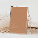 Modern minimalistisk Rust Arch Bord 2-Bordsnummer Inbjudningar<br><div class="desc">Designad att samordna med för "Arches Minimalist" bröllopsinbjudan. Om du vill ändra information klickar du på Information. Om du vill flytta texten eller ändra storlek, teckensnitt eller färg klickar du på Redigera med Design Verktyg. Visa samlingslänken på den här sidan om du vill se alla matchande objekt i den här...</div>