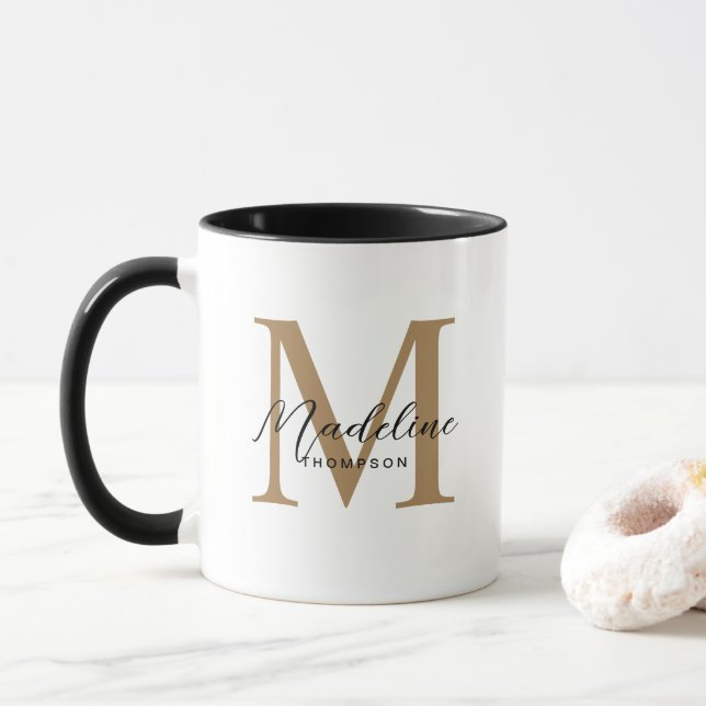 Modern Minimalistisk skrift Black Guld Monogram Mugg (Med munk)