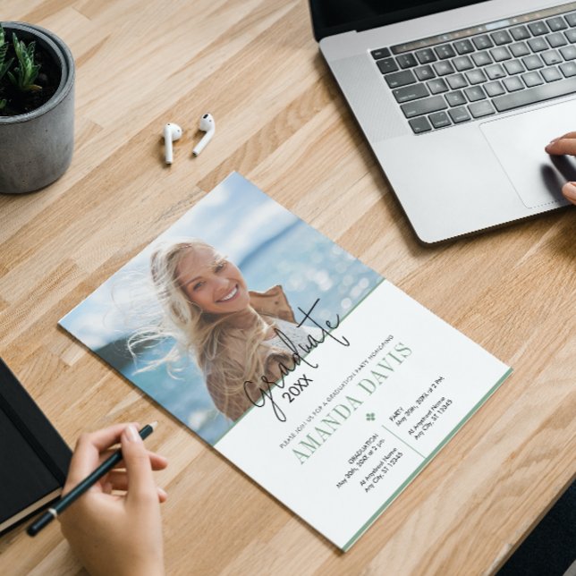 Modern minimalistisk Studentfest Inbjudan (Skapare uppladdad)