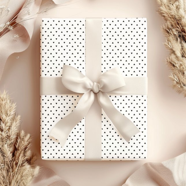 Modern minimalistisk svart och vit triangel Mönste Presentpapper (Skapare uppladdad)