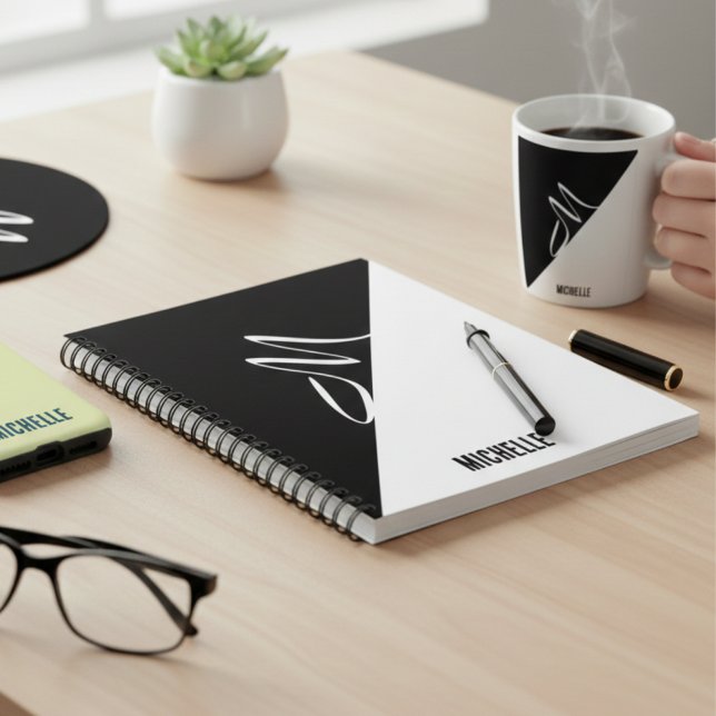 Modern minimalistisk svart & vit chic monogramnamn anteckningsbok (Skapare uppladdad)