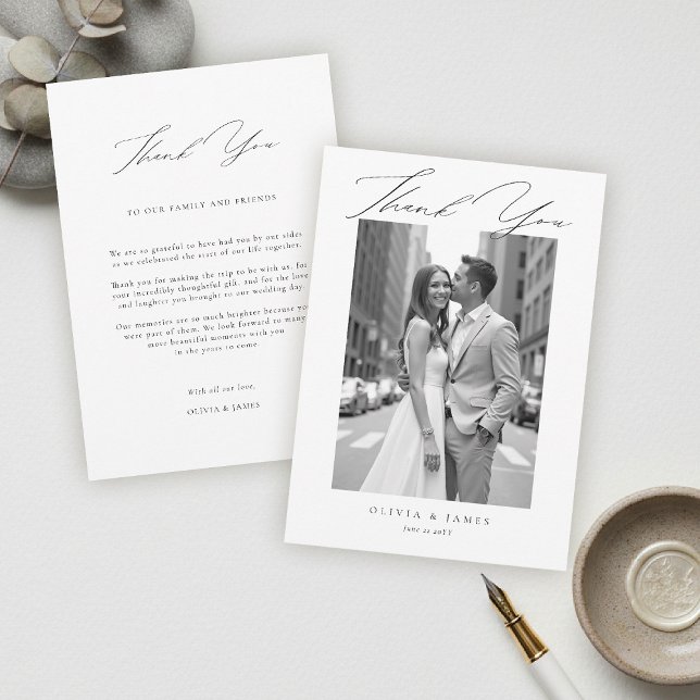 Modern Minimalistisk Typografi Kalligrafi Bröllop Tack Kort (modern minimalist wedding photo thank you typography calligrahy black white city contemporary simple)