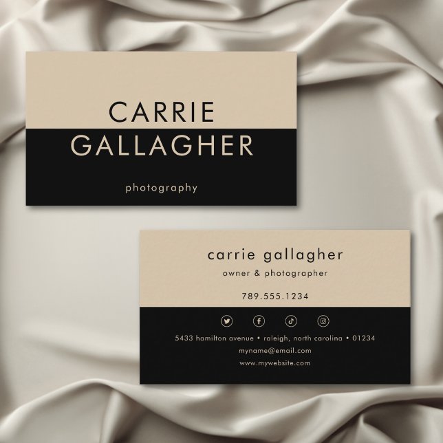 Modern minimalt svart tonkilometer visitkort (Modern Minimal Black Tan Geometric Monogram Business Card)