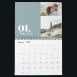 Modern minsta blå multifotofamilj kalender<br><div class="desc">Modern minimikalender för blå multifotofamilj. Ett snyggt djärvt sätt att visa dina familjefoton.</div>