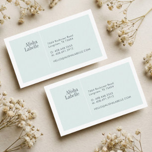 Modern Minsta Blek Mint & White Typografi Visitkort