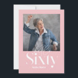 Modern minsta lilla, gigantisk rosa 60-årsdag inbjudningar<br><div class="desc">Modern minimal typografi,  enkel fotogig rosa och vit 60-årsinbjudan. En del av en contemporary.</div>