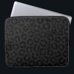 Modern minsta svartlistning laptop fodral<br><div class="desc">Denna moderna och minimala utformning är perfekt för snyggt och trendig kvinna. Den har ett träkolssvart och en mörk svart leopard cheetah-djur i mönster. Det är coola, unikt, contemporary och modernt. ***VIKTIG DESIGN-ANMÄRKNING: För varje begäran från anpassad design, t.ex. matchningsprodukter, färg-ändringar, placeringsändringar eller varje annan ändringsbegäran, meddela designern. Du kan...</div>
