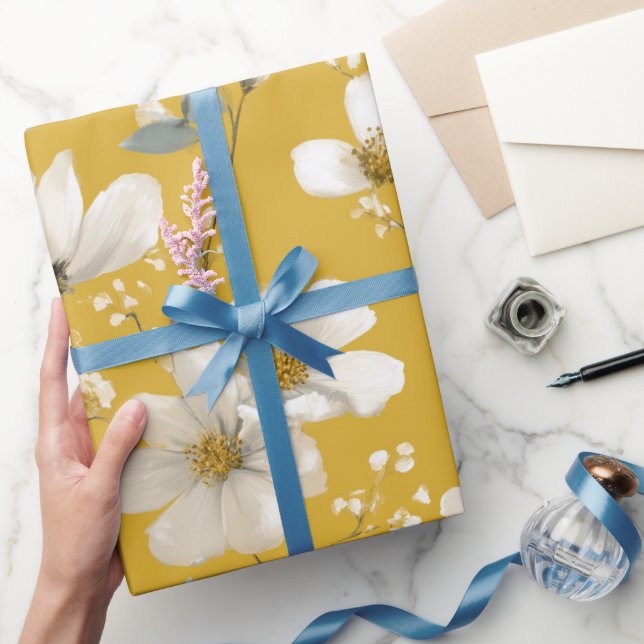 Modern mjuk gul blomma vit blommig mönster presentpapper (Gifting)