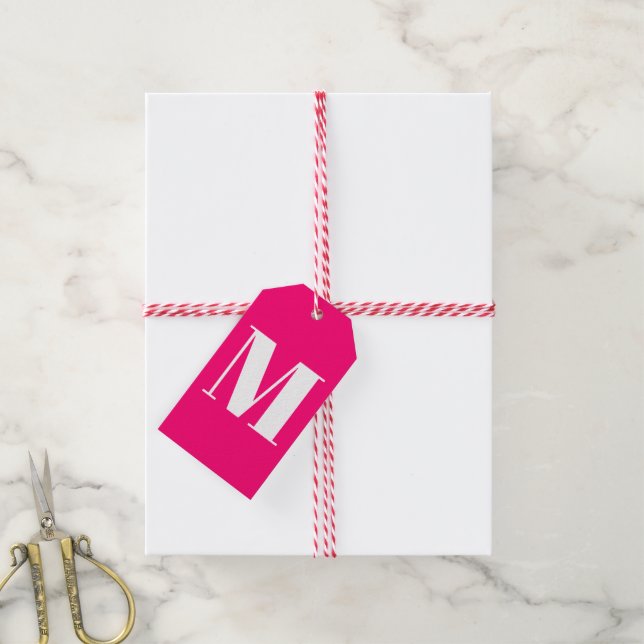 Modern mongram shock rosa Fuchsia vit initial Presentetikett (Med Snöre)