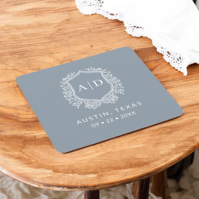 Modern Monogram Bröllop Dusty Blue-Vapensköld Underlägg Papper Kvadrat (Skapare uppladdad)