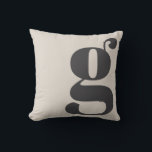 Modern monogram - Cream från första Brev Beige Kudde<br><div class="desc">Stil ditt utrymme med den här chicen minimalistisk monogramkudde som har ett fet brev-design på en mjuk neutralt. Perfekt för modern hemdekoration, mysiga vardagsrum eller snyggtens sovrumsaccenter, detta tidslösa biet kompletterar alla estetiska ämnen. Perfekt för hushållsvärmare, bröllop eller någon som kärlek elegant, personlig hemtillbehör. Ett måste-ha för dem som uppskattar...</div>