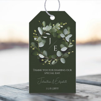 Modern monogram Eucalyptus-andekrans | Mörk grönt Presentetikett