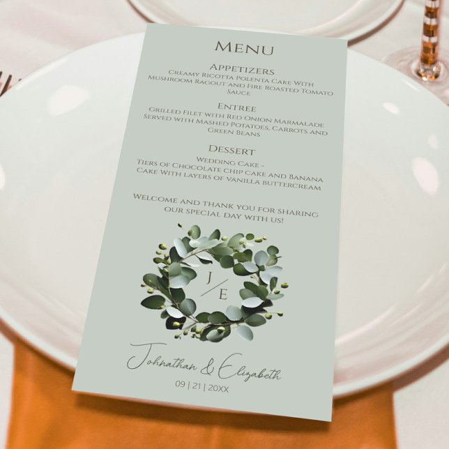 Modern monogram Eucalyptus-andekrans | Sage Grönt Meny (Sage Green Modern Monogram Eucalyptus Wreath Wedding Menu)