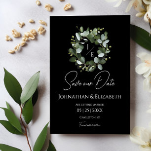 Modern monogram Eucalyptus-andekrans Svart Spara Datumet